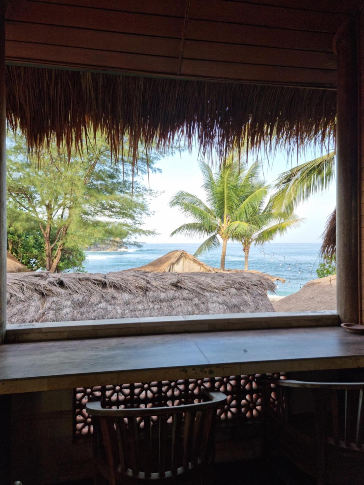 Istana Ombak Eco Resort Pacitan Exterior foto